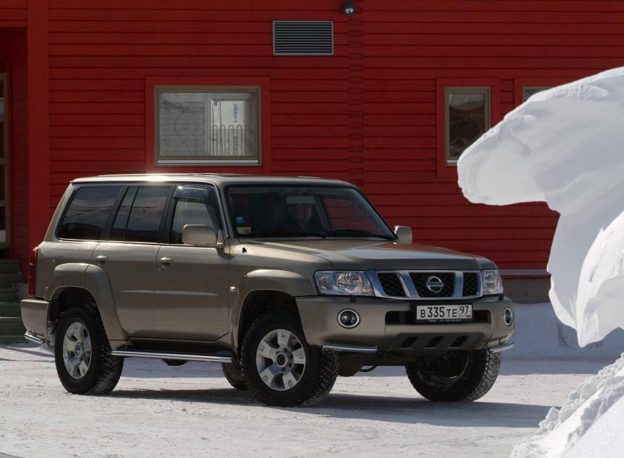  Nissan Patrol 5-Door 2004 года  (фото 14 из 20)